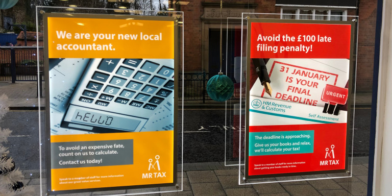 Publicité par affiche pour Mr Tax